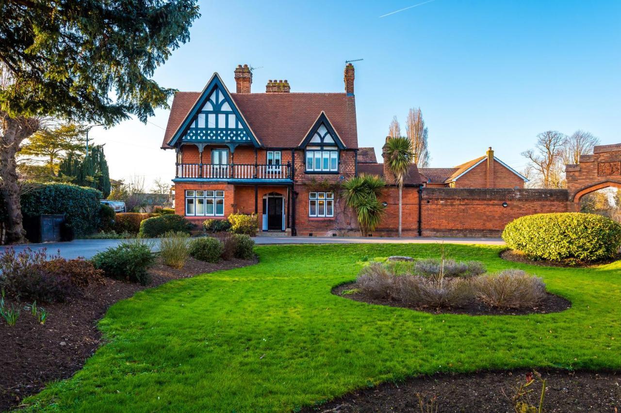 Exquisite Home In Windsor By Casa By Grace, Near Legoland, Perfect For Large Groups, Pet Friendly, Free Parking, Sleeps 7-9! Экстерьер фото