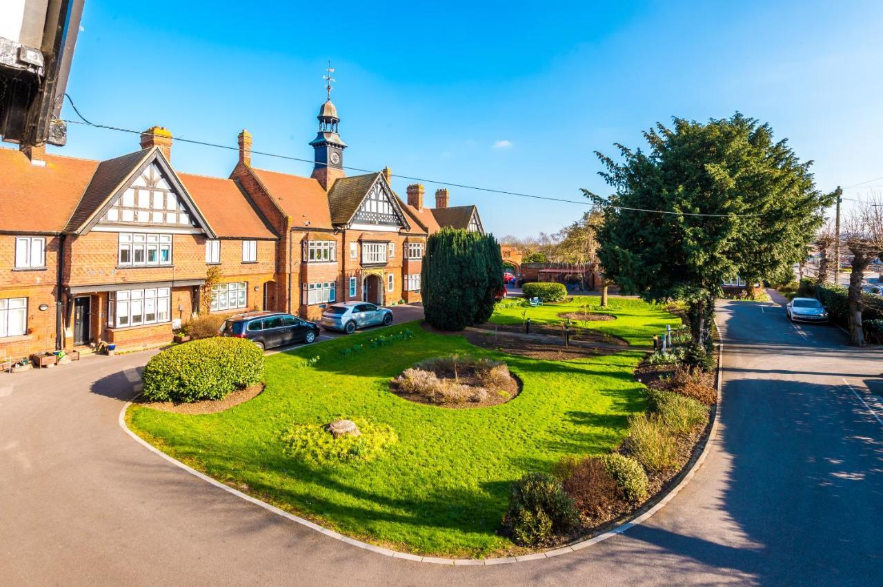 Exquisite Home In Windsor By Casa By Grace, Near Legoland, Perfect For Large Groups, Pet Friendly, Free Parking, Sleeps 7-9! Экстерьер фото